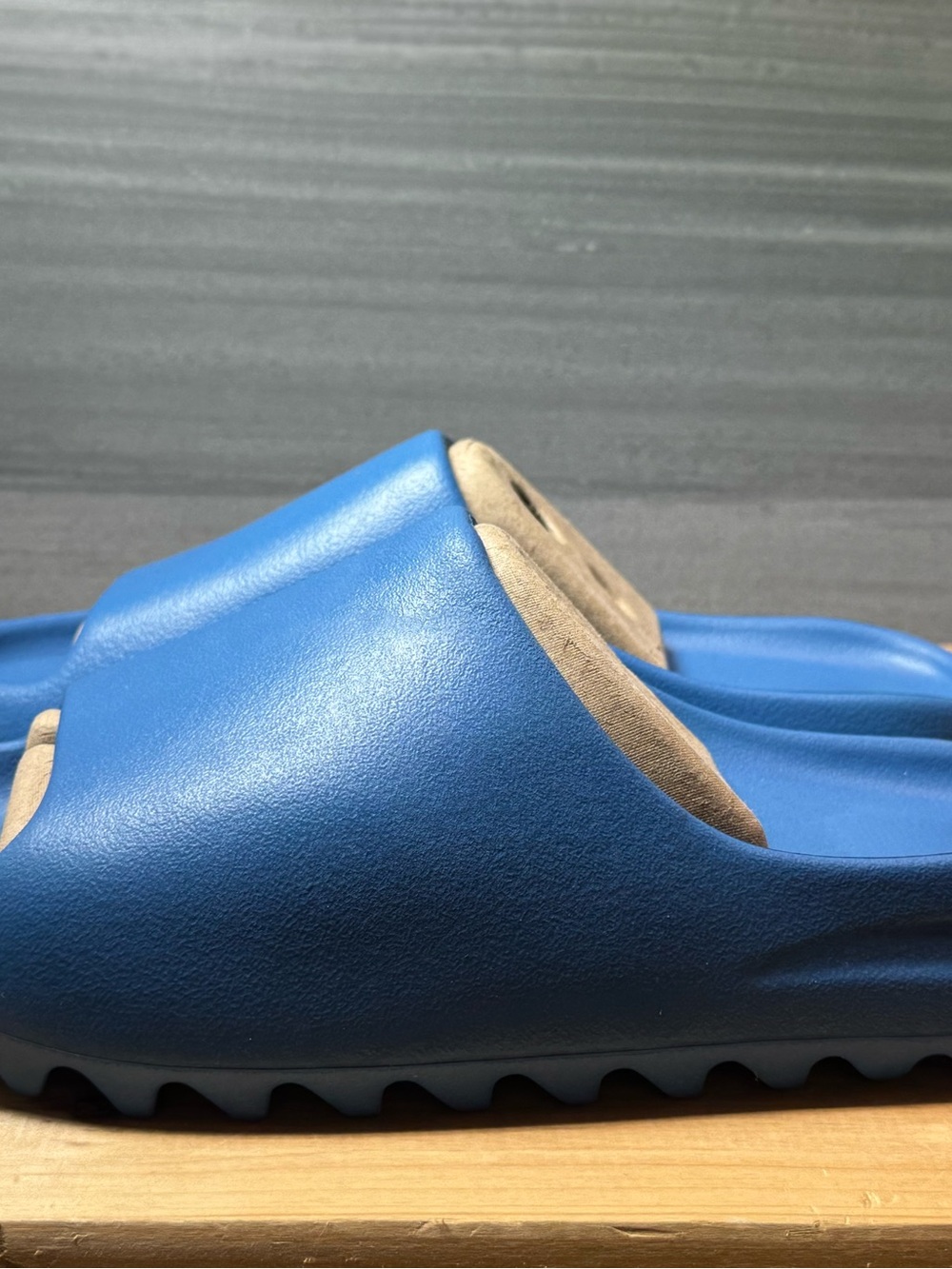 Yeezy YZY YS-01 Blue Slides Brand New Sizes 9, 10 and 13